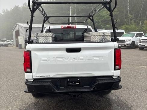 Used 2024 Chevrolet Colorado Z71 w/ Advanced Trailering Package AWD/4WD image 5