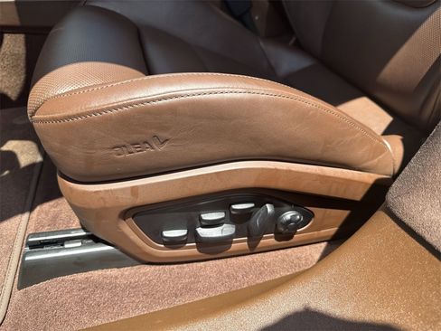 Used 2022 Porsche Taycan Turbo S image 14