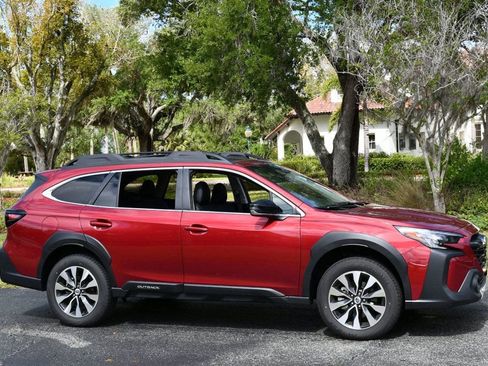 Used 2025 Subaru Outback Limited image 36