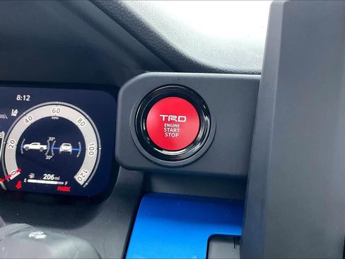 Used 2025 Toyota Tacoma TRD Off-Road image 31