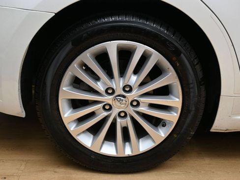 Used 2015 Toyota Avalon XLE Touring FWD image 11