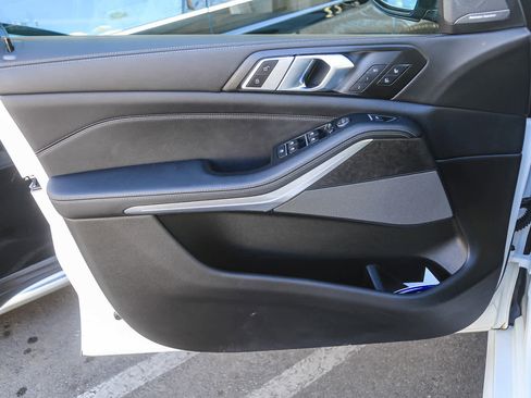 Certified 2025 BMW X5 M60i image 17