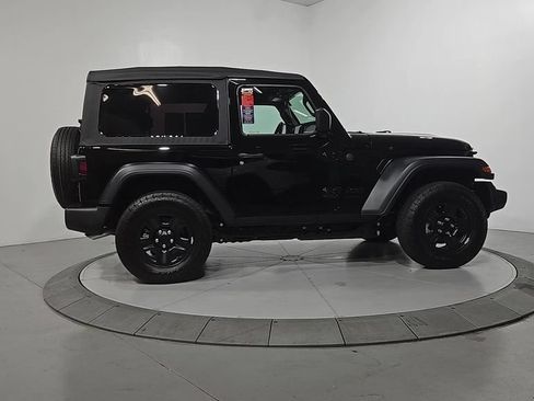 Used 2026 Jeep Wrangler Sport AWD/4WD image 6