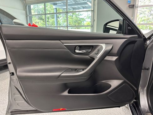 Used 2016 Nissan Altima 2.5 SL w/ 2.5 Technology Package image 15