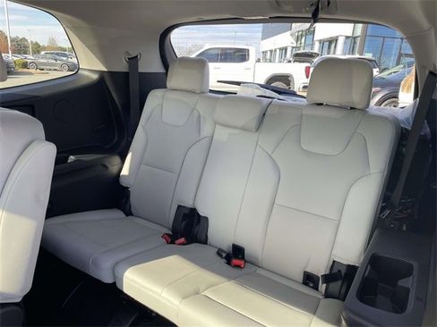 New 2025 Kia Telluride S image 28
