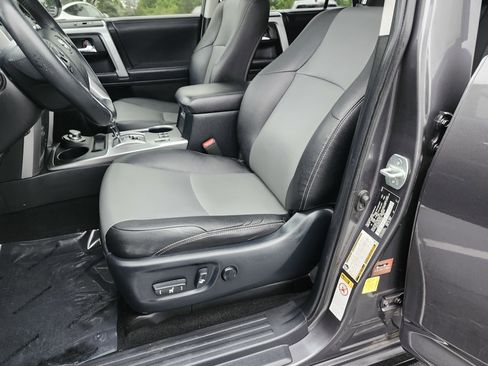 Used 2018 Toyota 4Runner SR5 Premium AWD/4WD image 16
