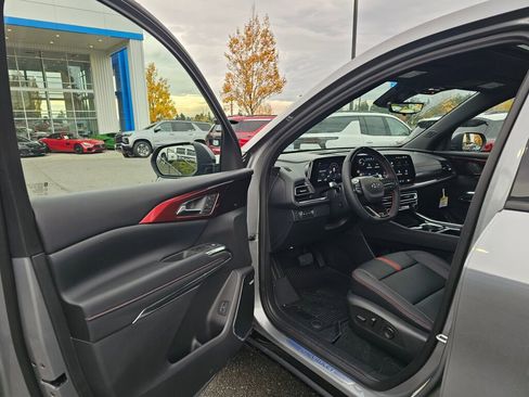 New 2026 Chevrolet Traverse RS w/ LPO, Floor Liner Package image 18