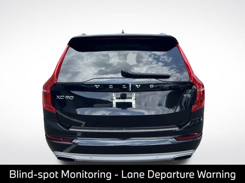 Used 2020 Volvo XC90 T5 Momentum w/ Protection Package Premier FWD image 9
