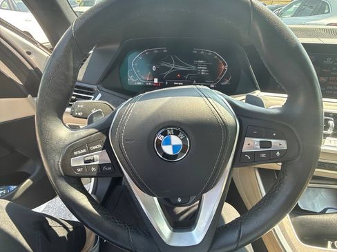 Used 2022 BMW X5 xDrive40i w/ Premium Package AWD/4WD image 2
