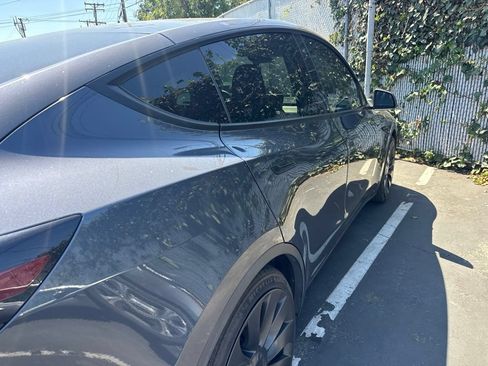 Used 2022 Tesla Model Y Performance AWD/4WD image 5