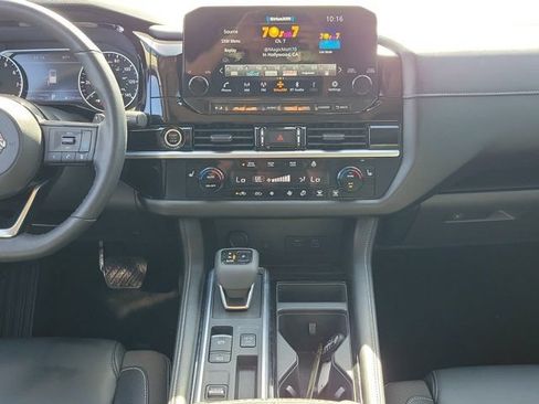 Used 2022 Nissan Pathfinder SL w/ SL Premium Package FWD image 22