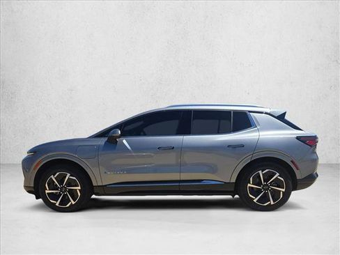 Used 2025 Chevrolet Equinox EV LT image 9