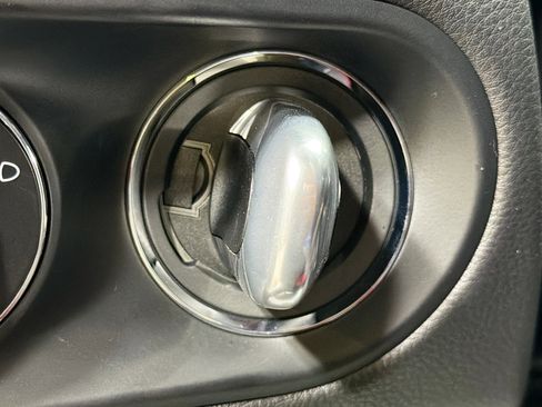Certified 2026 Porsche Macan AWD/4WD image 36
