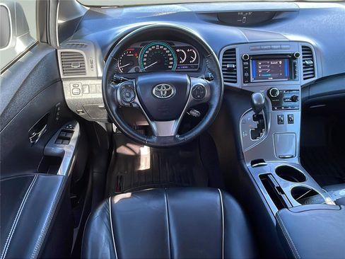 Used 2013 Toyota Venza XLE image 19