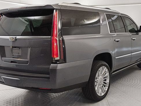 Used 2019 Cadillac Escalade ESV Platinum AWD/4WD image 3