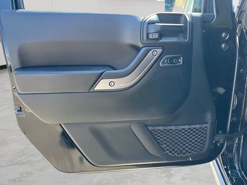 Used 2018 Jeep Wrangler Unlimited Sport AWD/4WD image 10