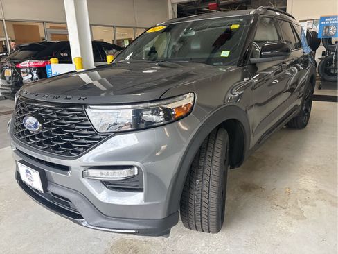 Used 2023 Ford Explorer ST-Line w/ Class IV Trailer Tow Package AWD/4WD image 4