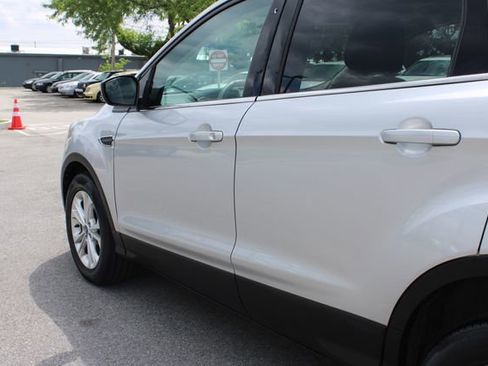 Used 2017 Ford Escape SE FWD image 43