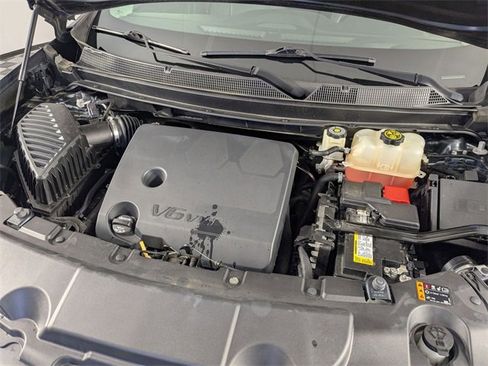 Used 2020 Chevrolet Traverse Premier image 39