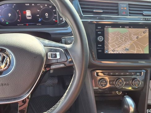 Used 2021 Volkswagen Tiguan SEL image 21