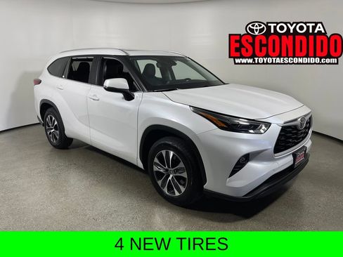 Used 2023 Toyota Highlander XLE FWD image 1