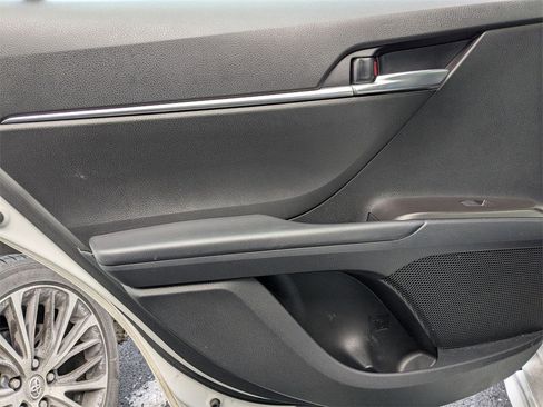 Used 2024 Toyota Camry SE image 27