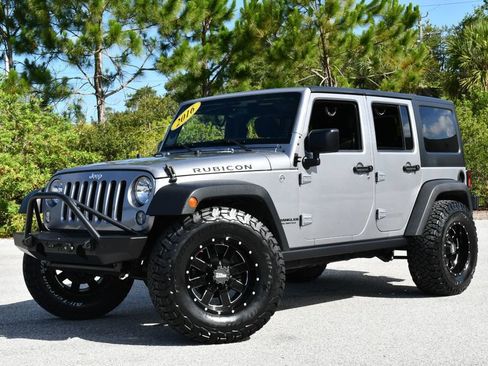 Used 2016 Jeep Wrangler Unlimited Rubicon w/ Connectivity Group AWD/4WD image 20