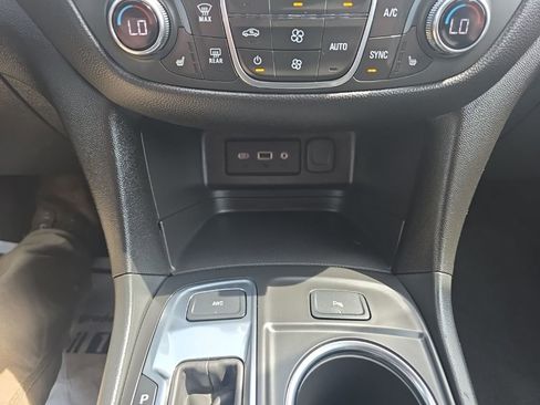 Used 2024 Chevrolet Equinox LT AWD/4WD image 24