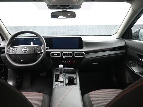 Used 2026 Nissan Sentra SR w/ Floor Mat Package FWD image 25