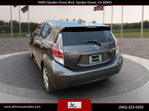 Used 2015 Toyota Prius C One image 6