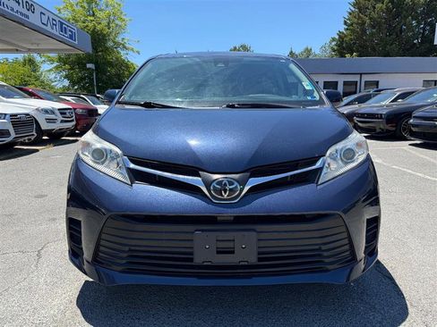 Used 2019 Toyota Sienna LE AWD/4WD image 2