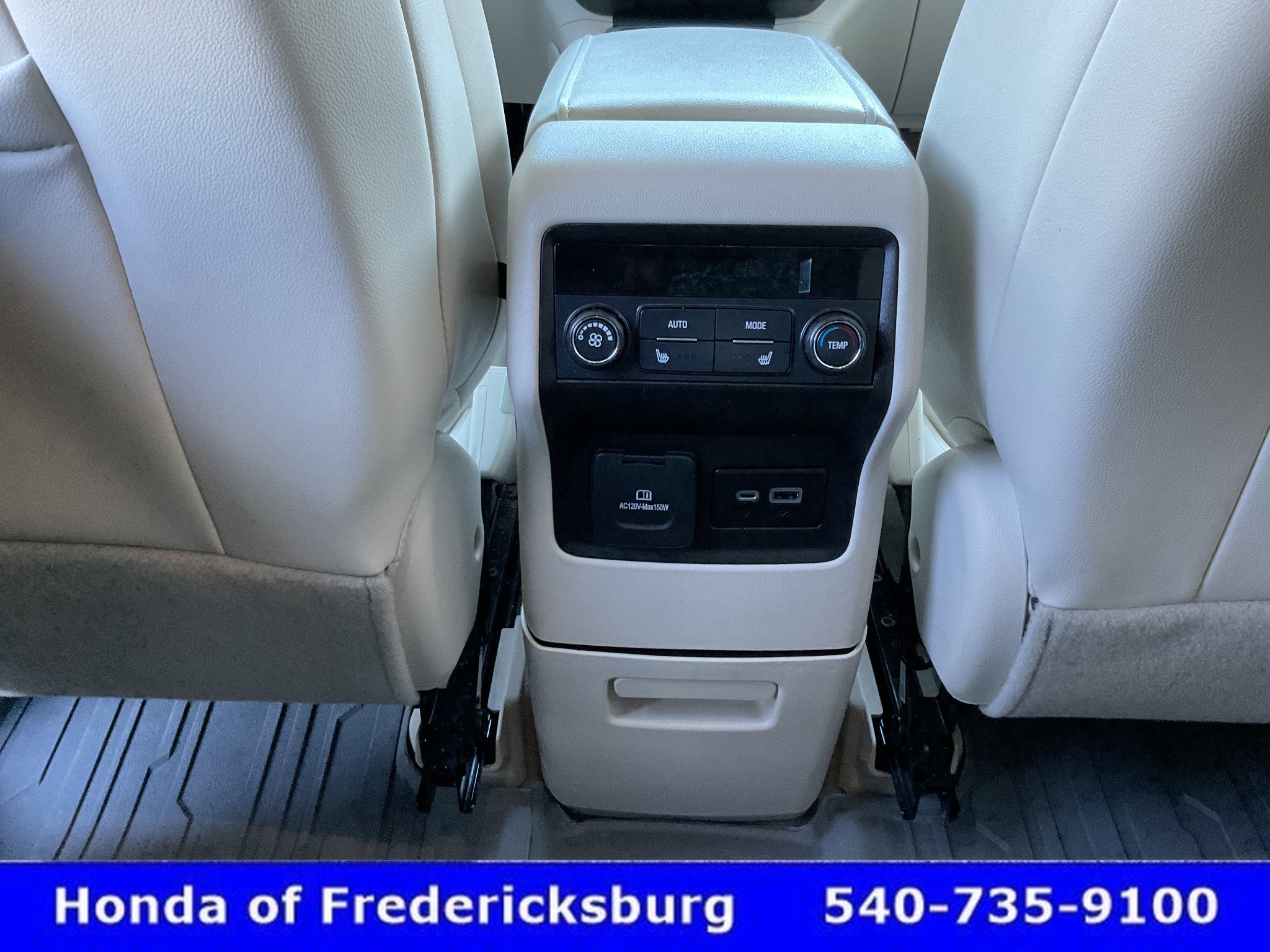 Used 2023 GMC Acadia Denali w/ Denali Ultimate Package FWD image 45