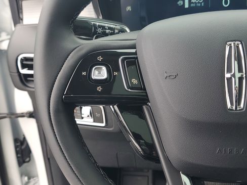 New 2026 Lincoln Corsair Premiere image 18