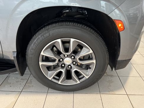 Used 2022 Chevrolet Tahoe LT w/ LT Signature Package AWD/4WD image 9