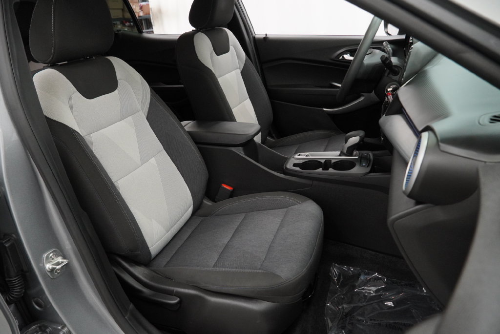 Used 2024 Chevrolet Trax LS w/ Driver Confidence Package FWD image 37