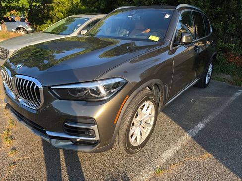 Used 2022 BMW X5 xDrive40i w/ Premium Package AWD/4WD image 1