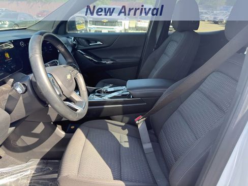 Used 2025 Chevrolet Equinox LT AWD/4WD image 6