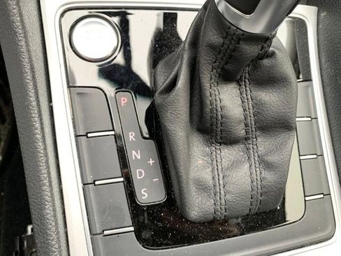 Used 2019 Volkswagen Passat 2.0T Wolfsburg w/ Wheels & Sunroof Package image 22