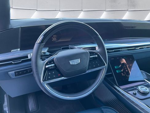 Used 2025 Cadillac Escalade IQ Luxury 2 image 13