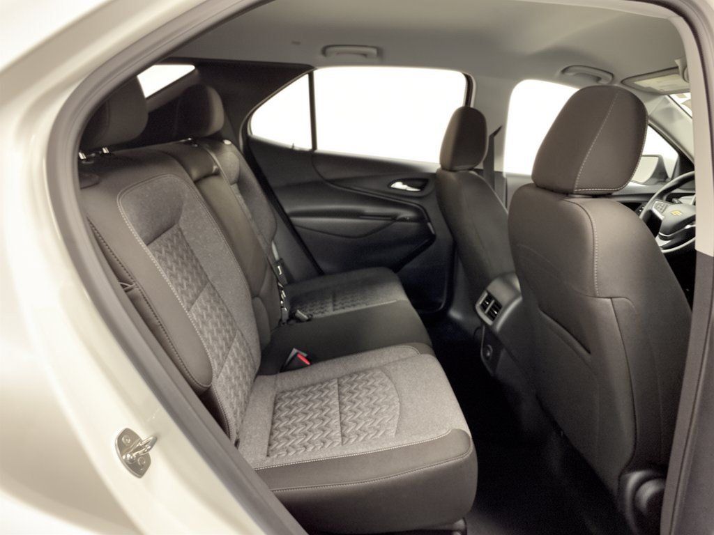 Used 2024 Chevrolet Equinox LT w/ LPO, Floor Liner Package FWD image 29