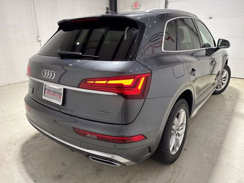 Used 2022 Audi Q5 2.0T Premium w/ Convenience Package image 4