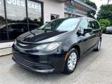 Used 2017 Chrysler Pacifica Touring w/ Tire & Wheel Group image 5
