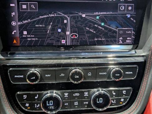 Used 2023 Bentley Bentayga image 14
