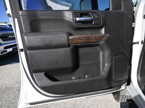 Used 2021 GMC Sierra 3500 SLT w/ SLT Convenience Package image 16