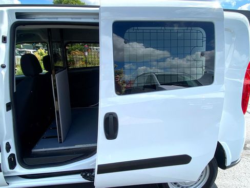 Used 2022 RAM ProMaster City Tradesman w/ Window Group 05 image 9