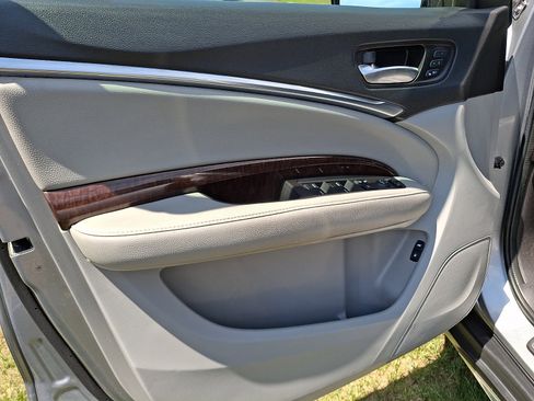 Used 2019 Acura MDX FWD image 12