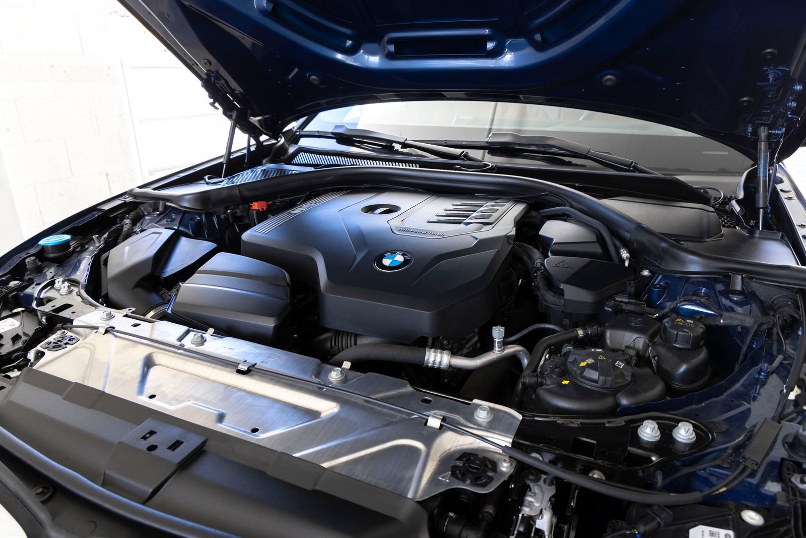 Certified 2024 BMW 330i xDrive Sedan w/ Premium Package AWD/4WD image 30