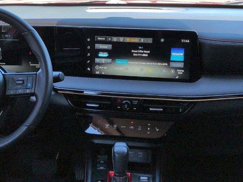 Certified 2025 Nissan Kicks SR w/ SR Premium Package FWD image 18