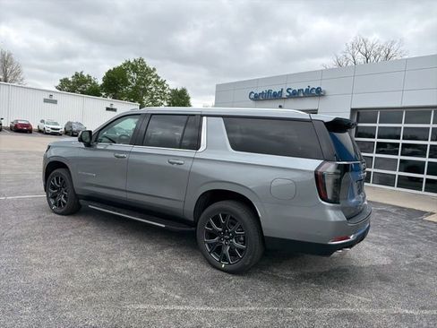 New 2026 Chevrolet Suburban High Country AWD/4WD image 8