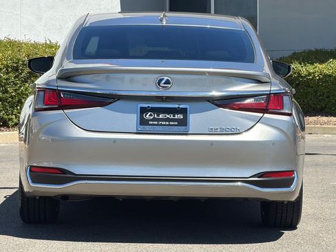 Used 2021 Lexus ES 300h w/ Premium Package FWD image 8